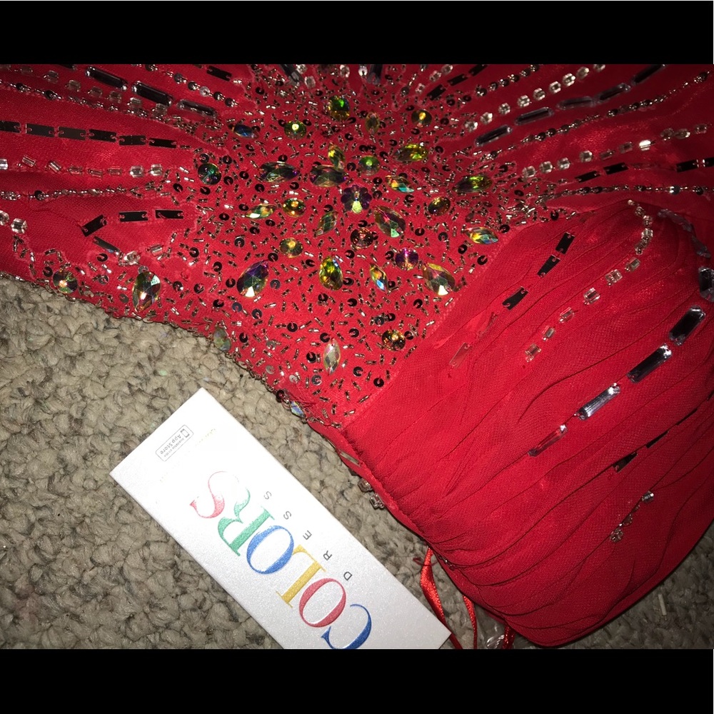 Prom dress!! - Picture 2 of 5
